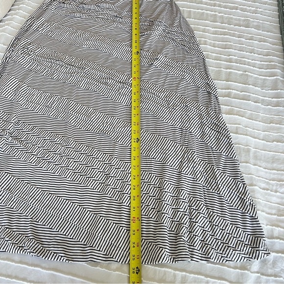 Soft Surroundings black white striped ruffle Rosemary pull on skirt size large - Picture 11 of 11